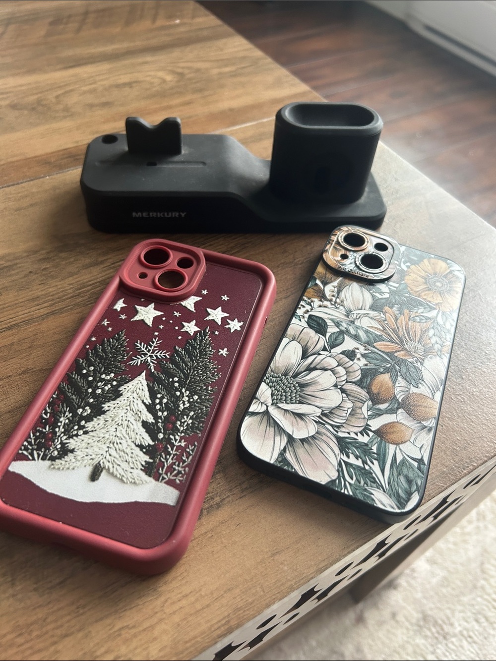 iPhone 13/14 phone cases and silicone charging dock